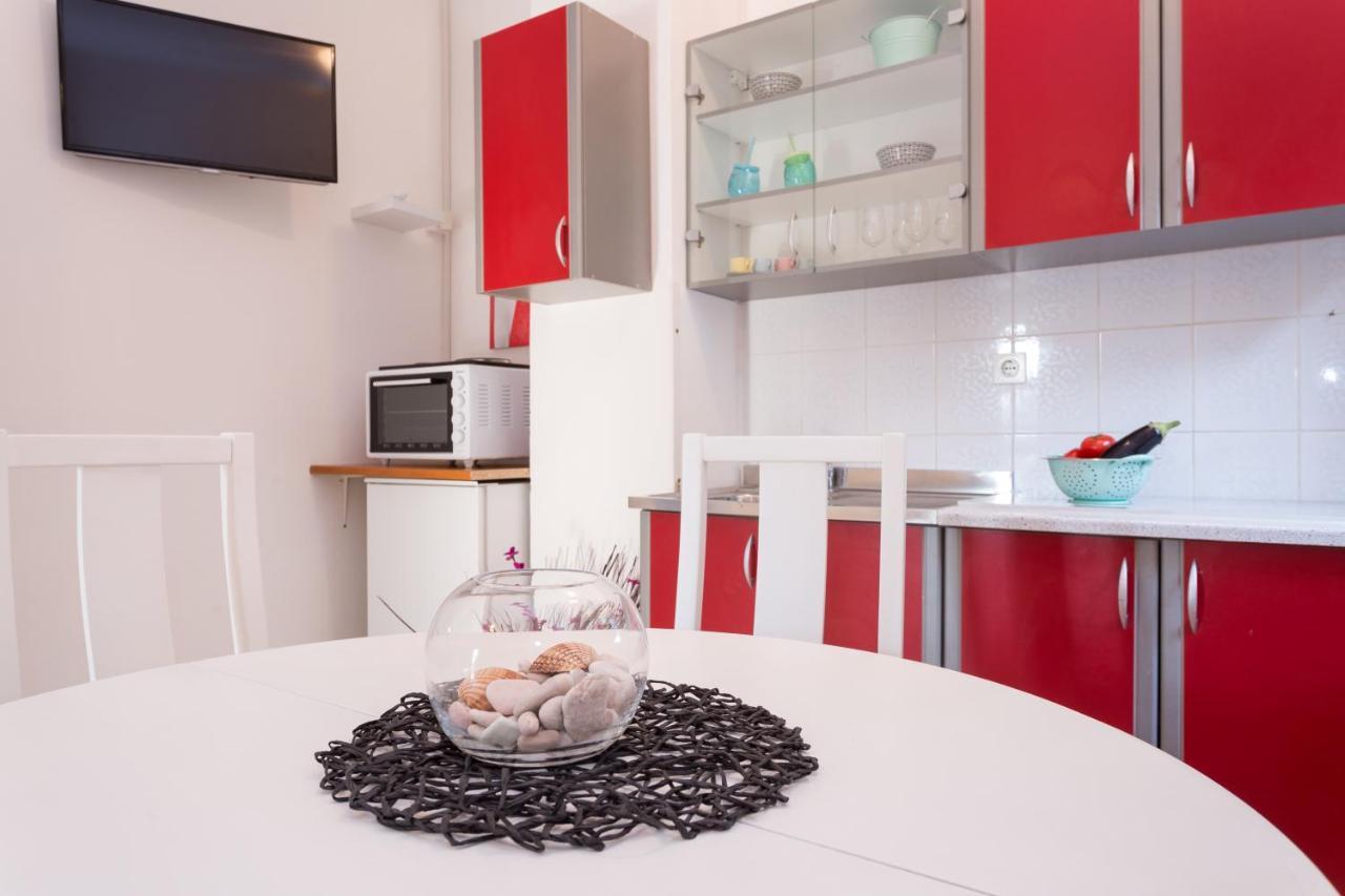 Lara - Apartment Near The Beach Vrbnik Extérieur photo
