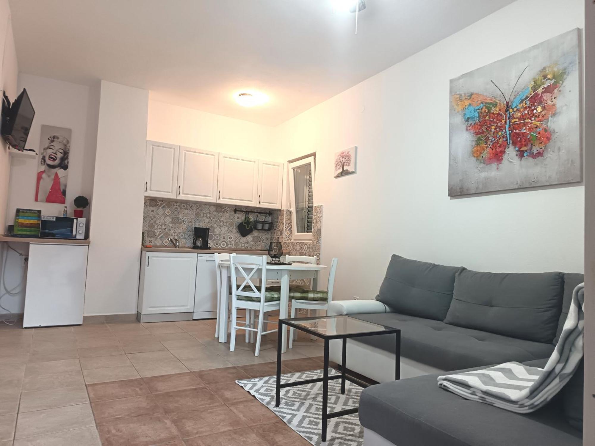 Lara - Apartment Near The Beach Vrbnik Extérieur photo